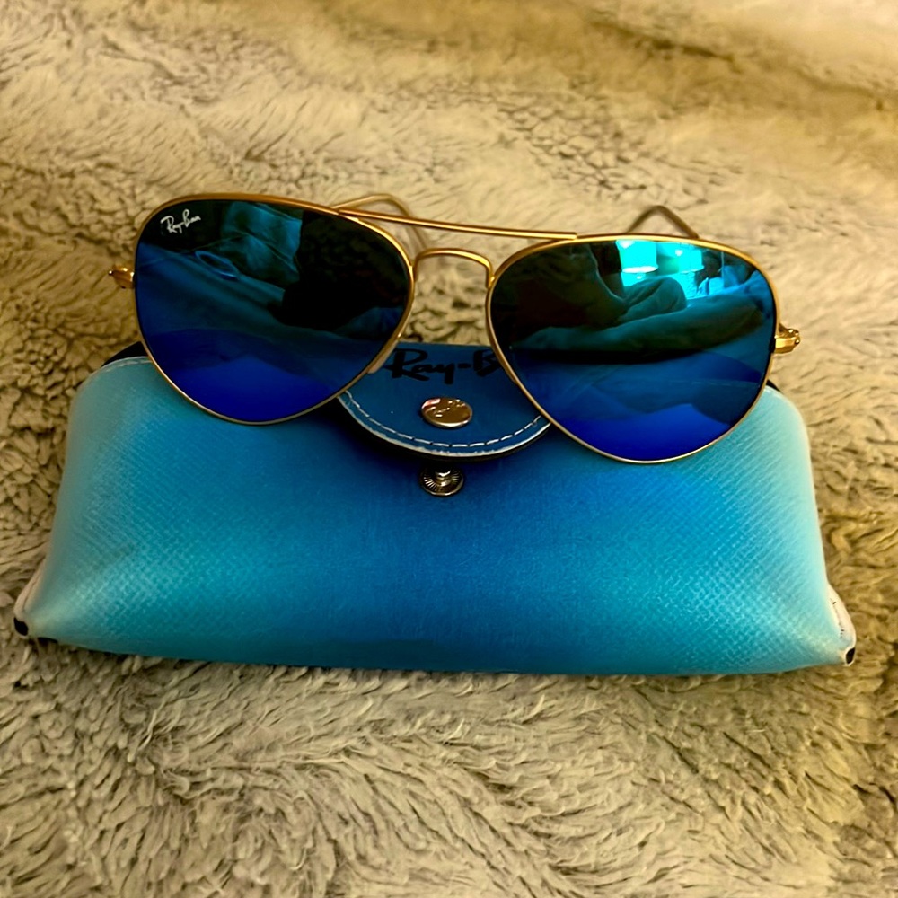 Authentic ray-ban sunglasses 🕶️